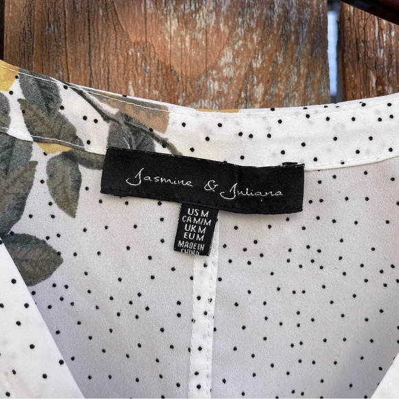 JASMINE & JULIANA Women’s Lemon Polka Dot Short Sleeve V neck Blouse Size Medium - Picture 4 of 11